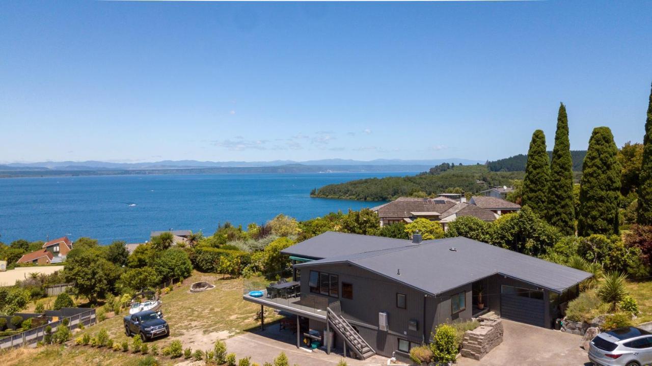 Acacia Bay Bach - Views, Spa & Serenity - Lago Taupo Esterno foto
