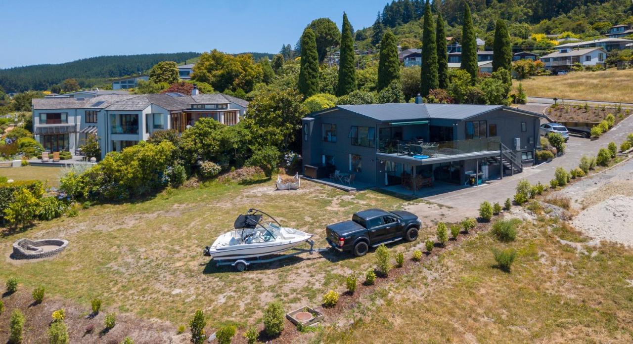 Acacia Bay Bach - Views, Spa & Serenity - Lago Taupo Esterno foto